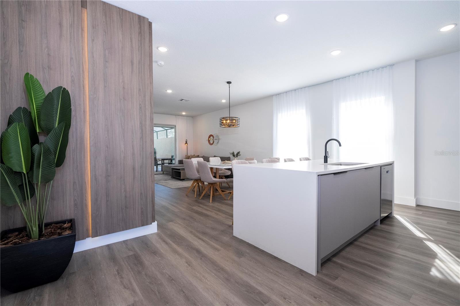 WESTSIDE CAY - Residential