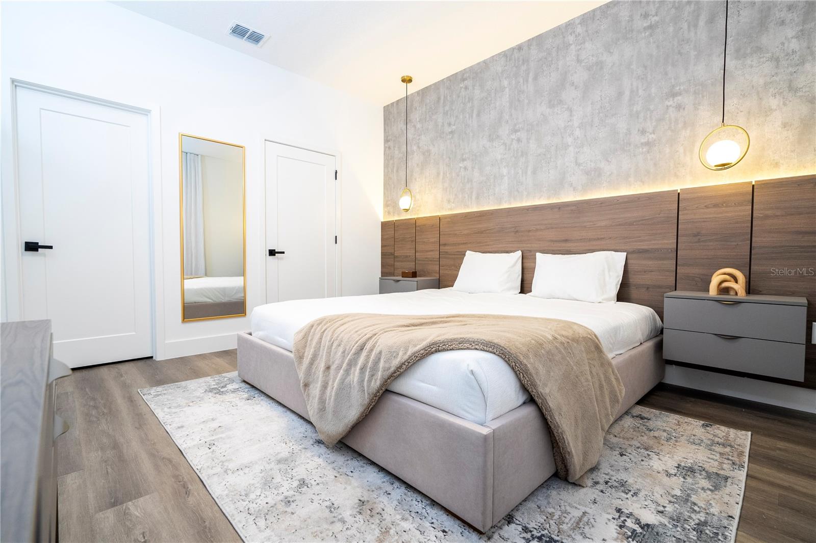 WESTSIDE CAY - Residential