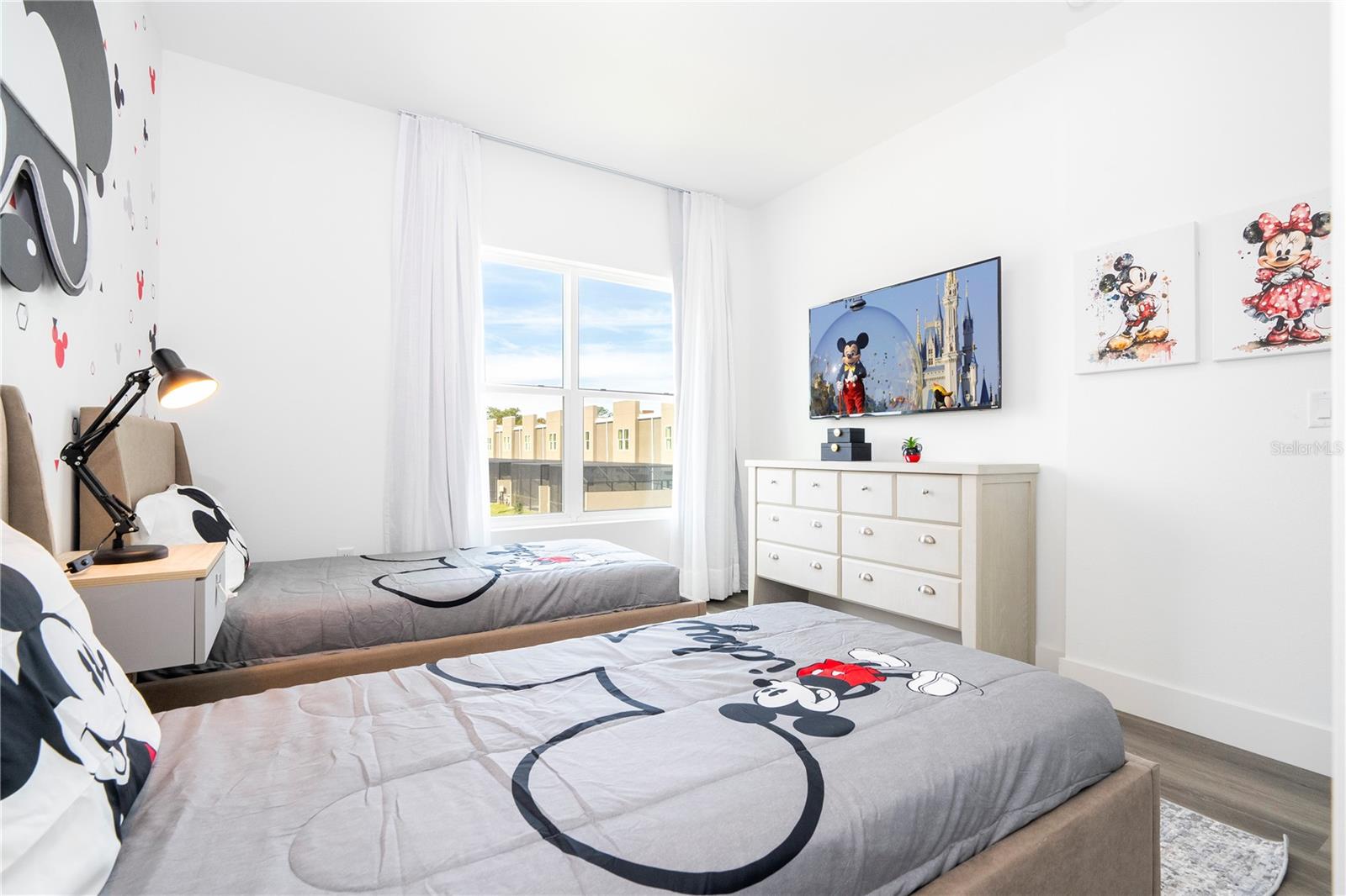 WESTSIDE CAY - Residential