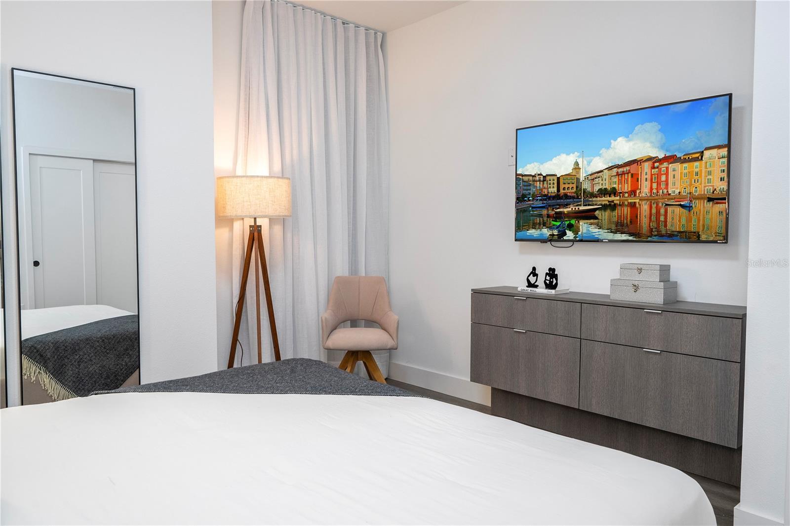 WESTSIDE CAY - Residential