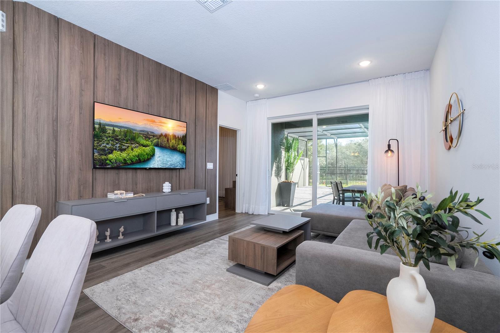 WESTSIDE CAY - Residential