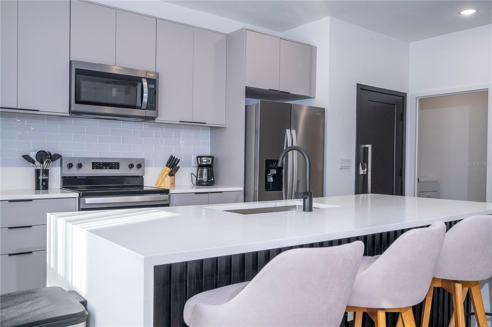 WESTSIDE CAY - Residential