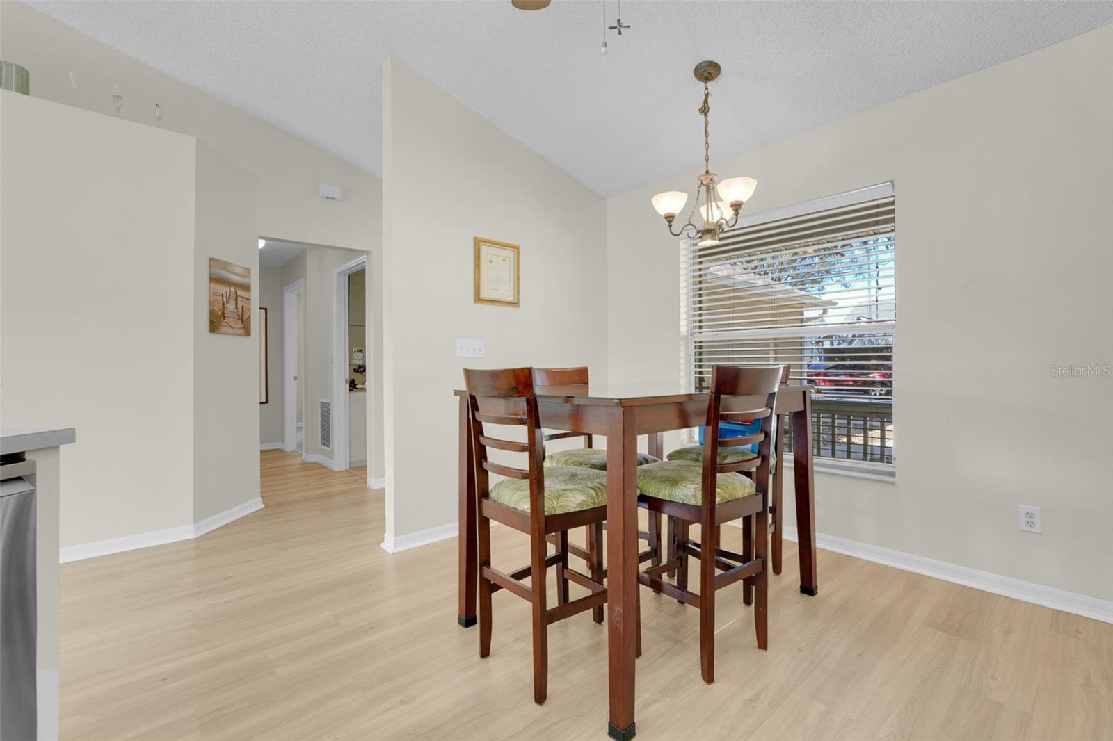 2663 WINCHESTER CIRCLE