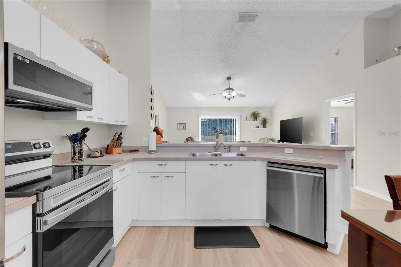 2663 WINCHESTER CIRCLE