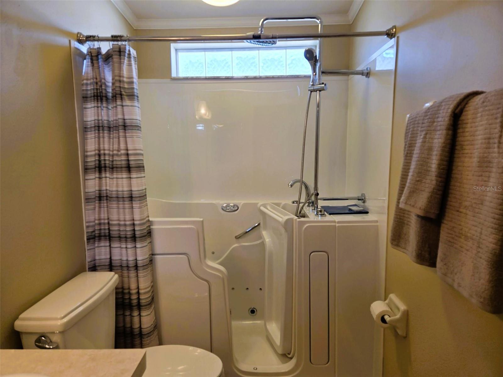 OAKWOOD MANOR - Residential