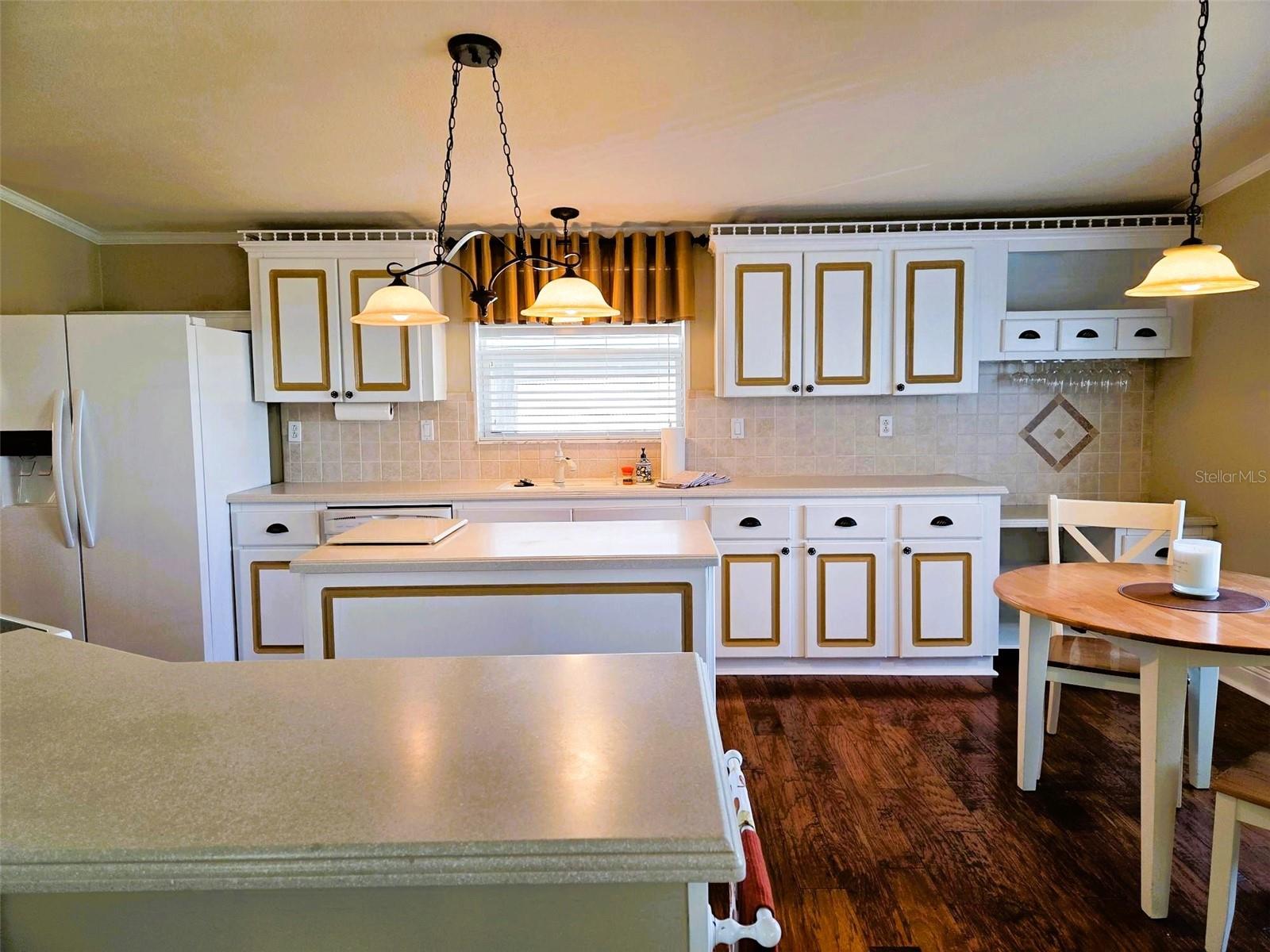 OAKWOOD MANOR - Residential