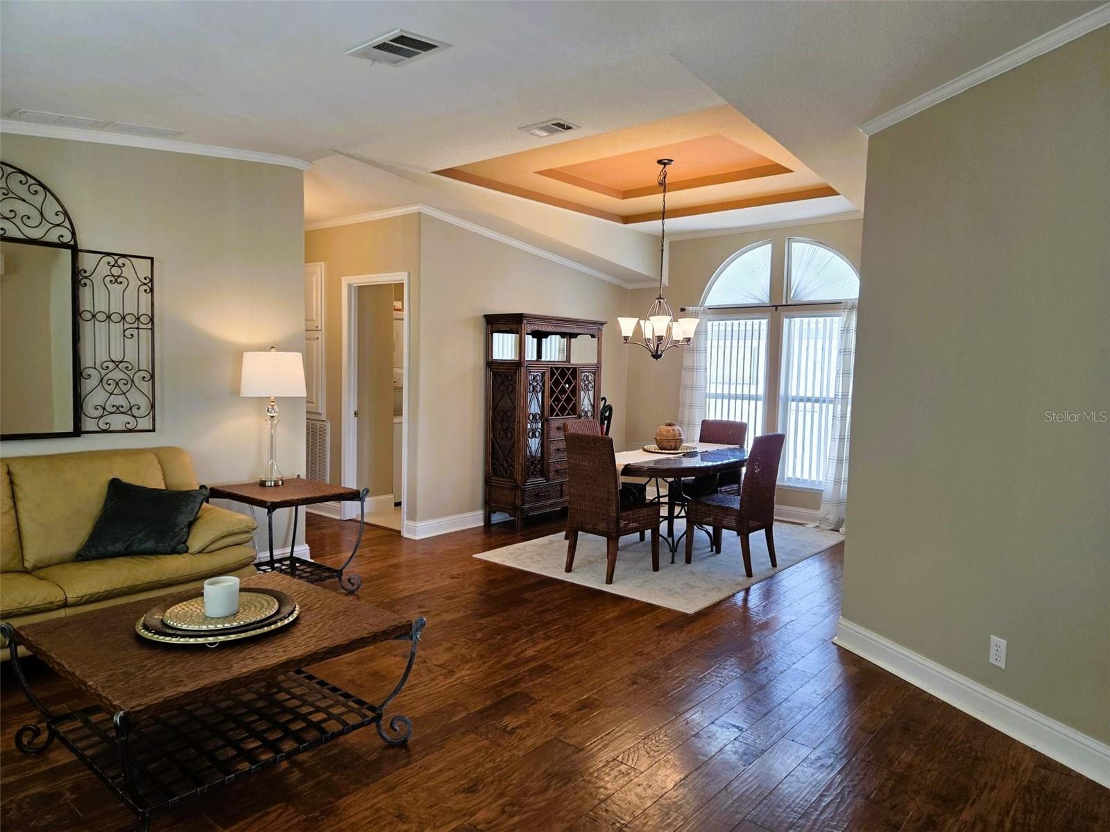 OAKWOOD MANOR - Residential