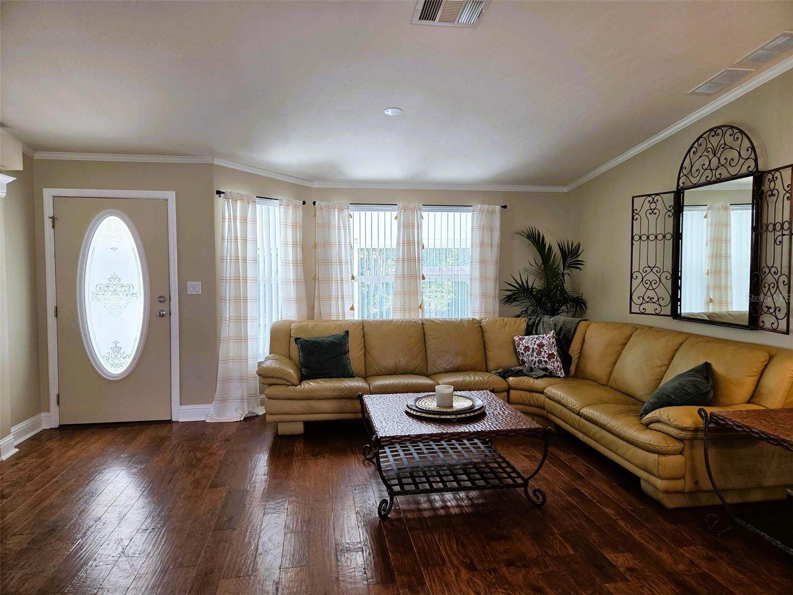 OAKWOOD MANOR - Residential