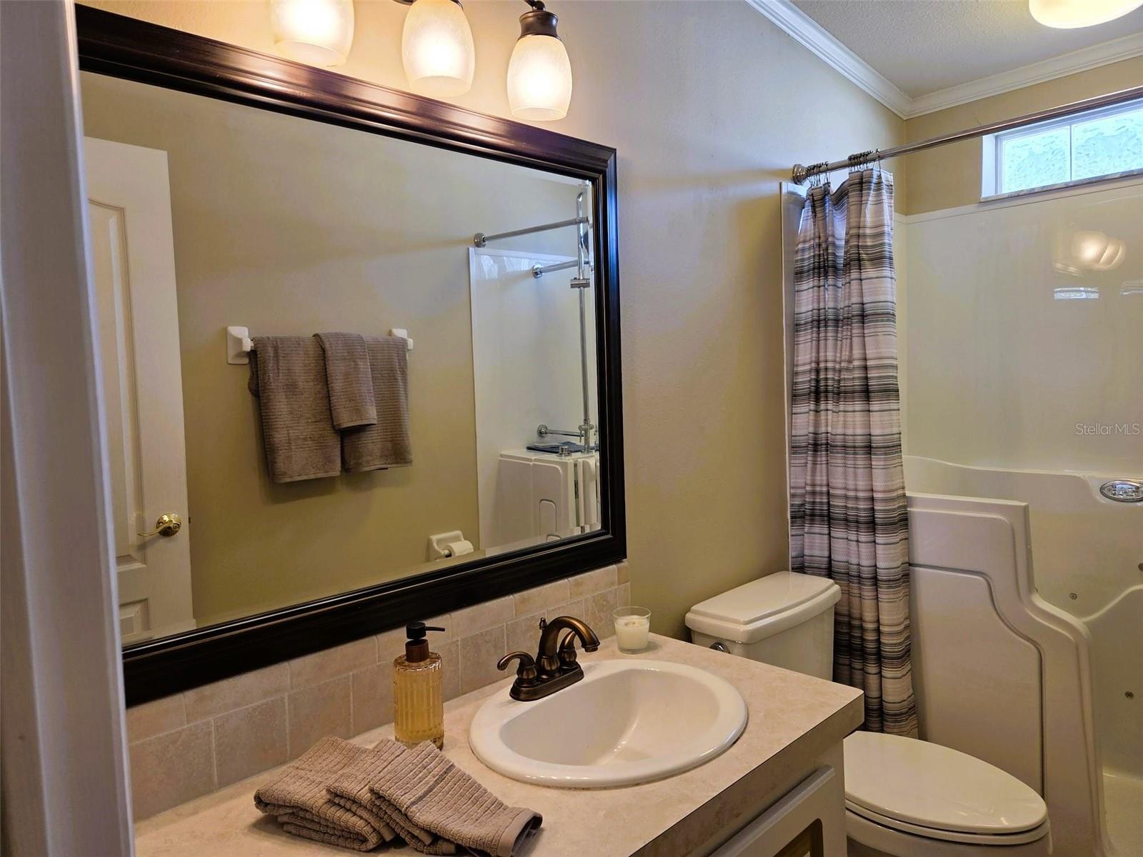 OAKWOOD MANOR - Residential