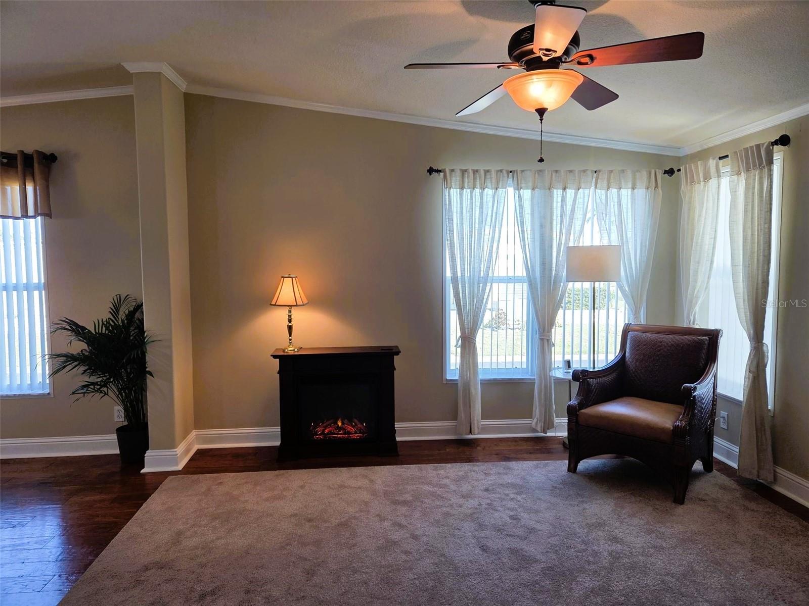 OAKWOOD MANOR - Residential