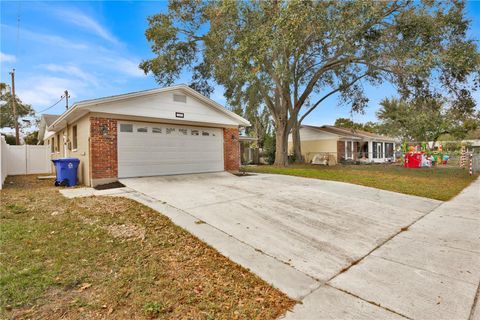 A home in LAKELAND