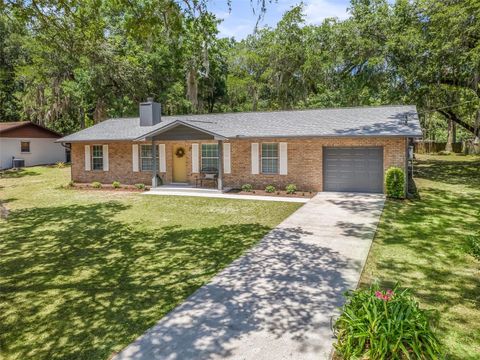 A home in LADY LAKE