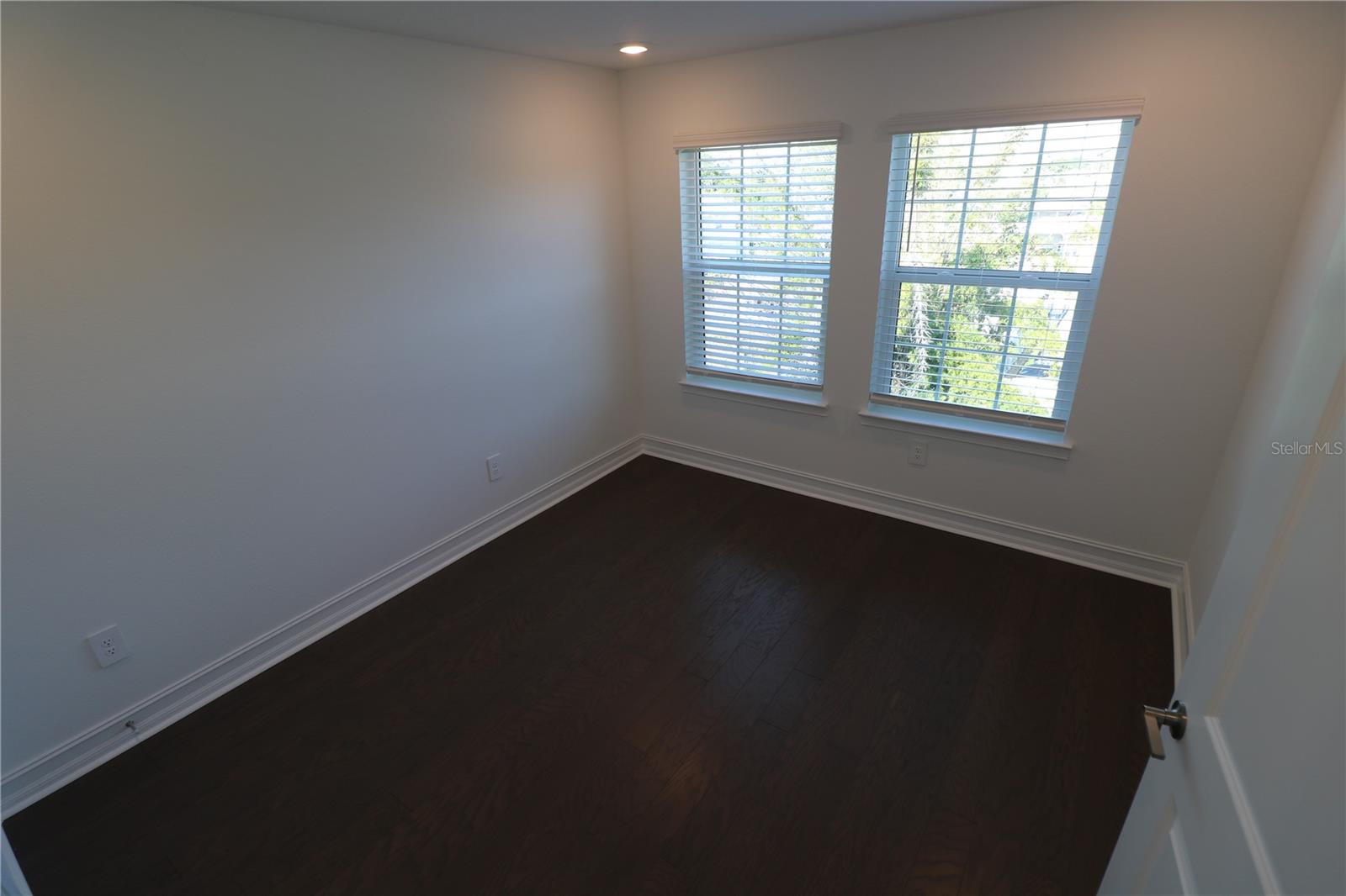 TOWNES AT MANHATTAN CROSSING - Residential Lease