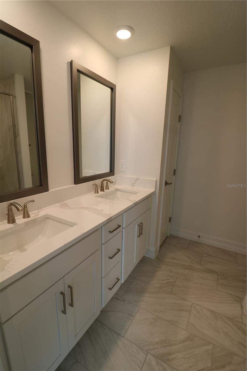 TOWNES AT MANHATTAN CROSSING - Residential Lease