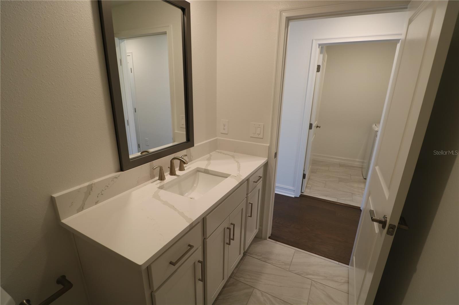 TOWNES AT MANHATTAN CROSSING - Residential Lease