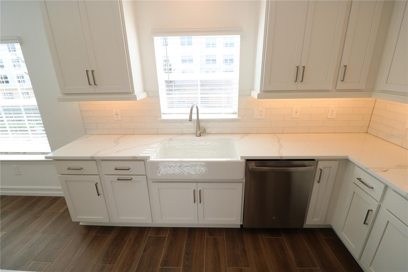 TOWNES AT MANHATTAN CROSSING - Residential Lease