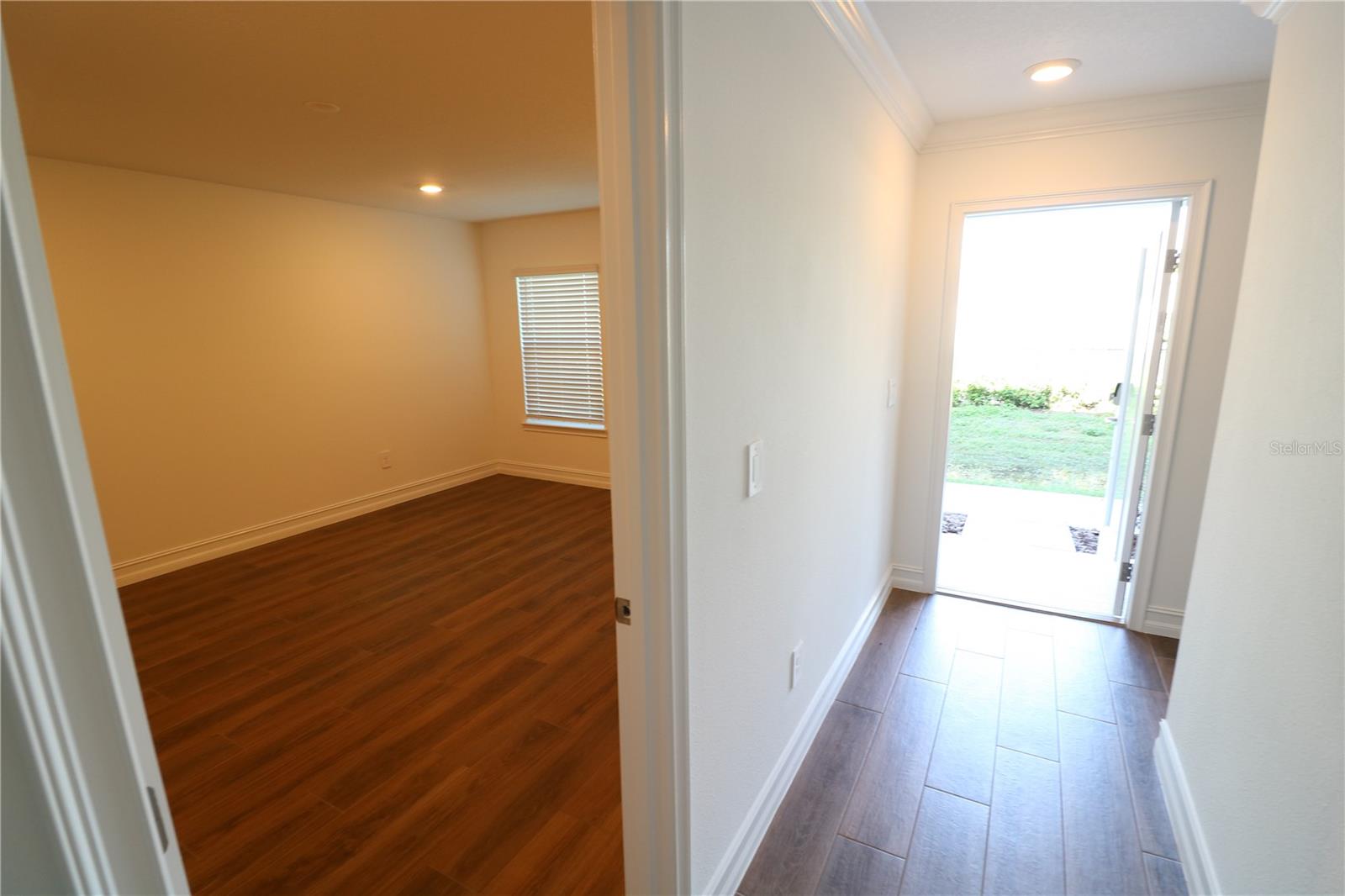 TOWNES AT MANHATTAN CROSSING - Residential Lease