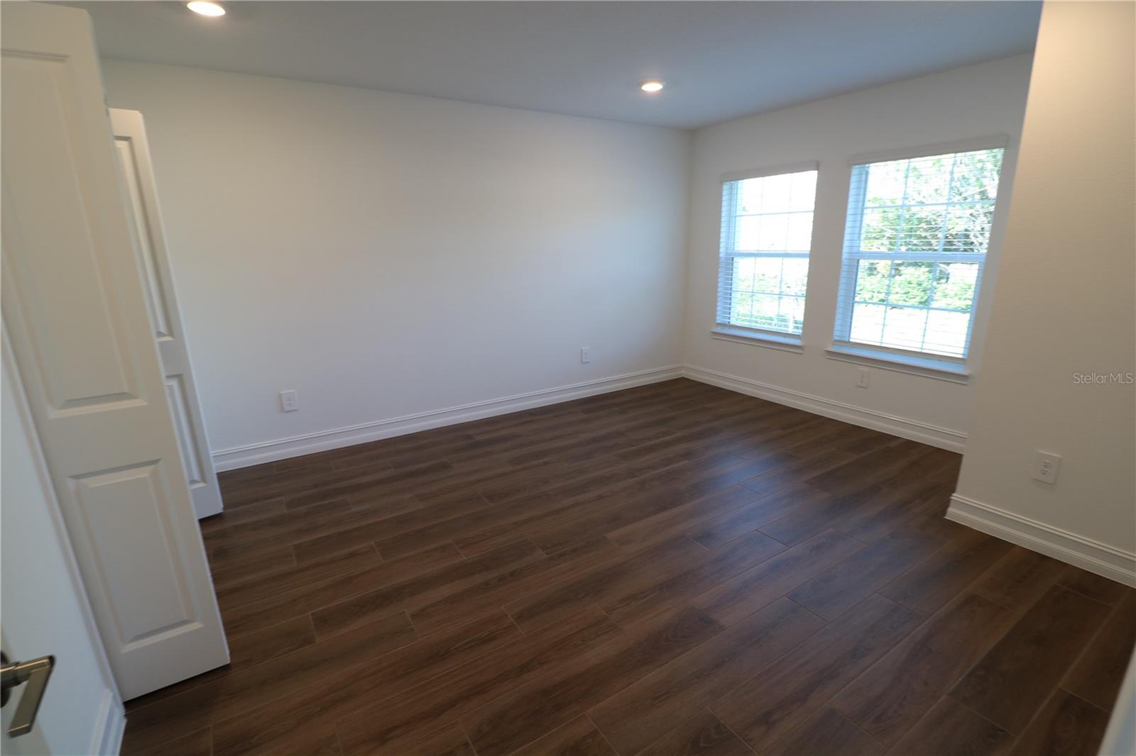 TOWNES AT MANHATTAN CROSSING - Residential Lease