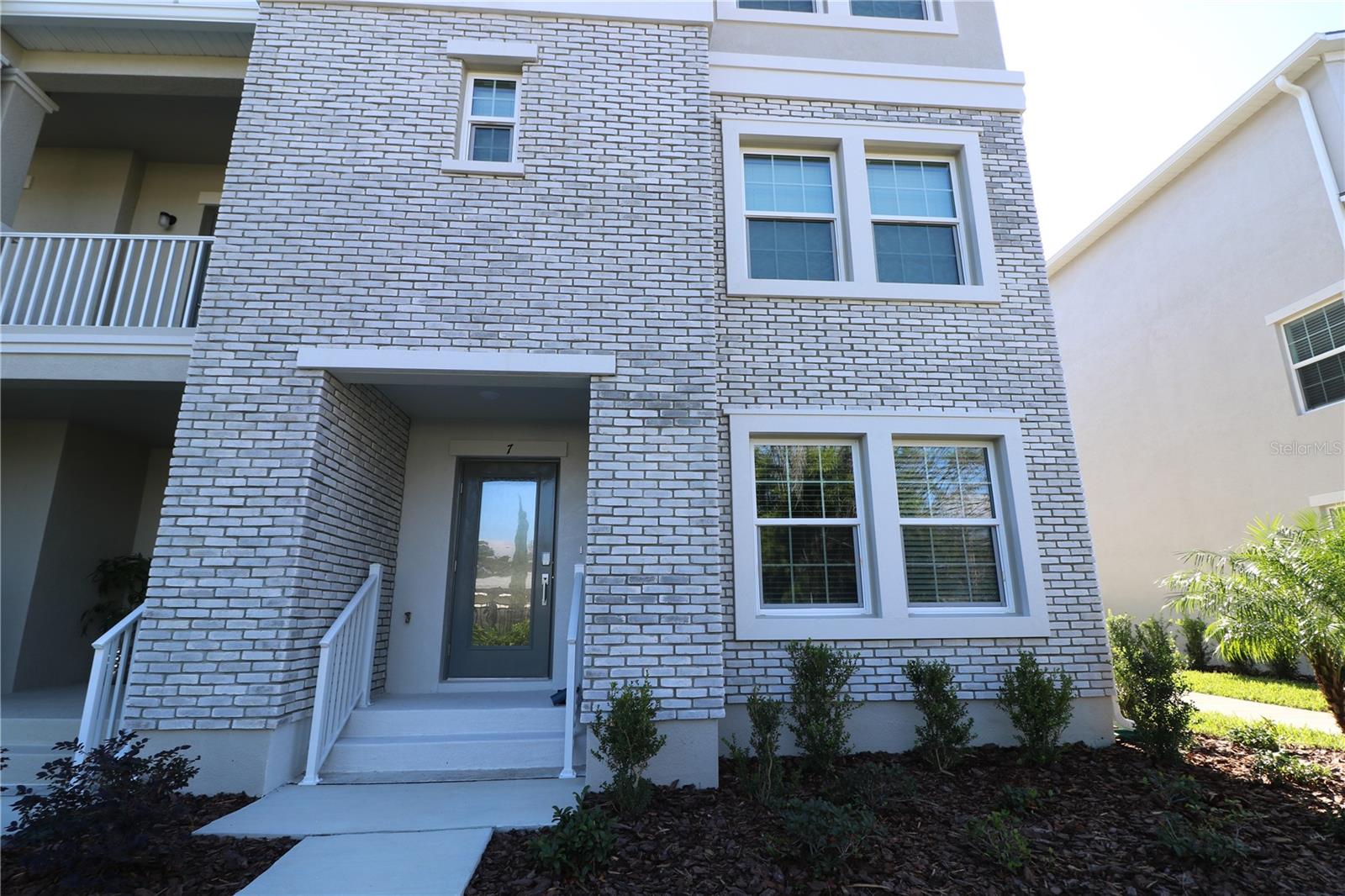 TOWNES AT MANHATTAN CROSSING - Residential Lease