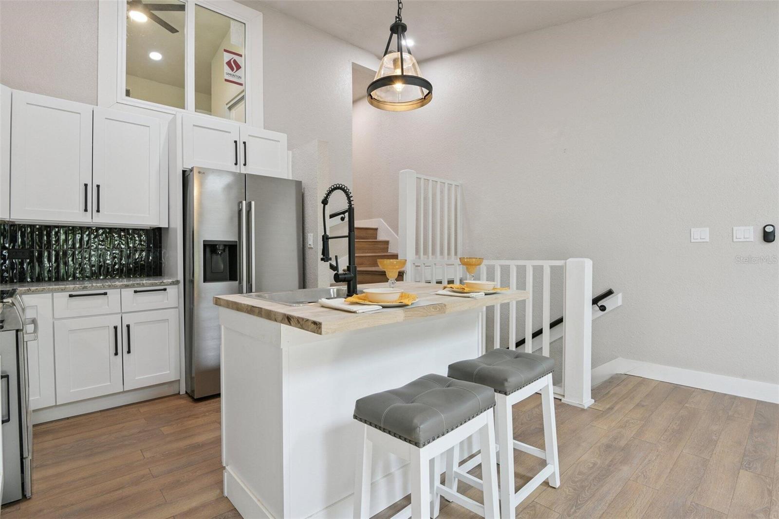 LAKE FOREST CONDO - Residential