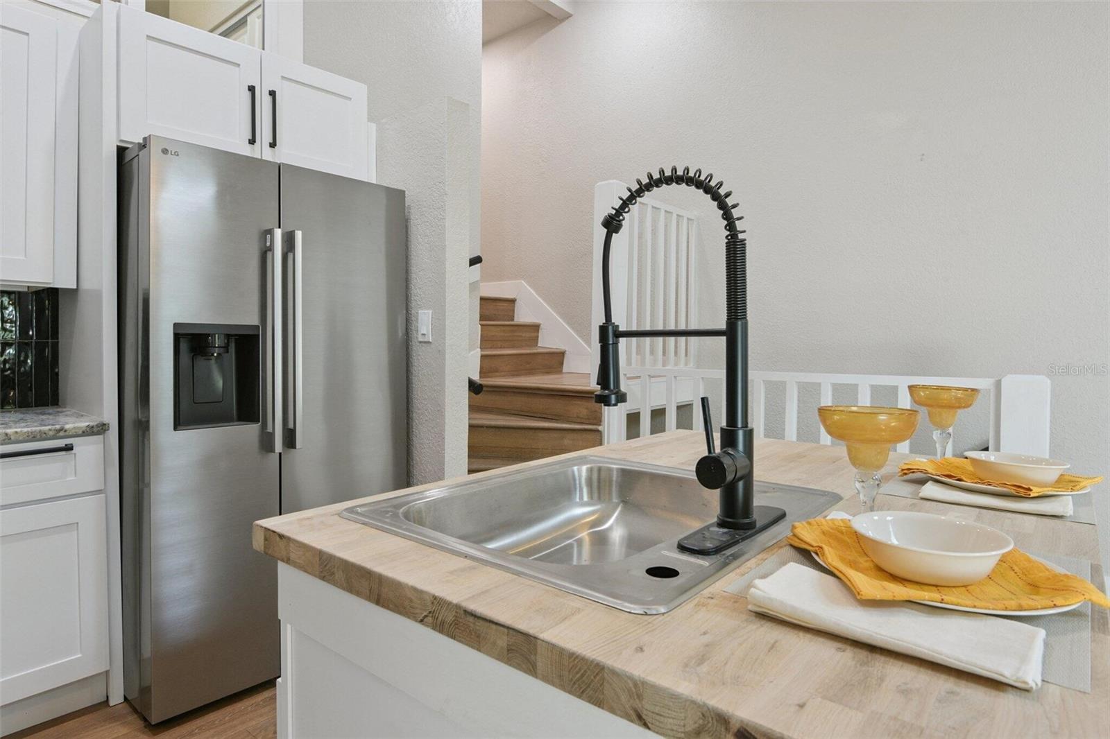 LAKE FOREST CONDO - Residential