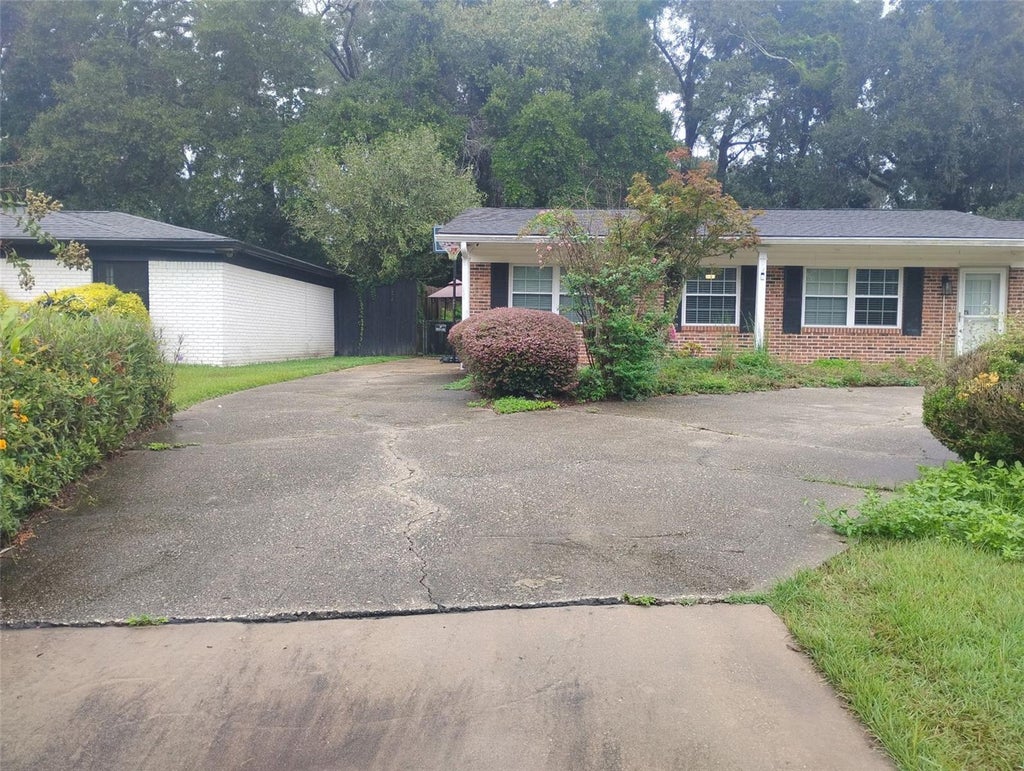 Photo of 2640 Nez Perce Trail, Tallahassee, FL 32303 (MLS # TB8562043)