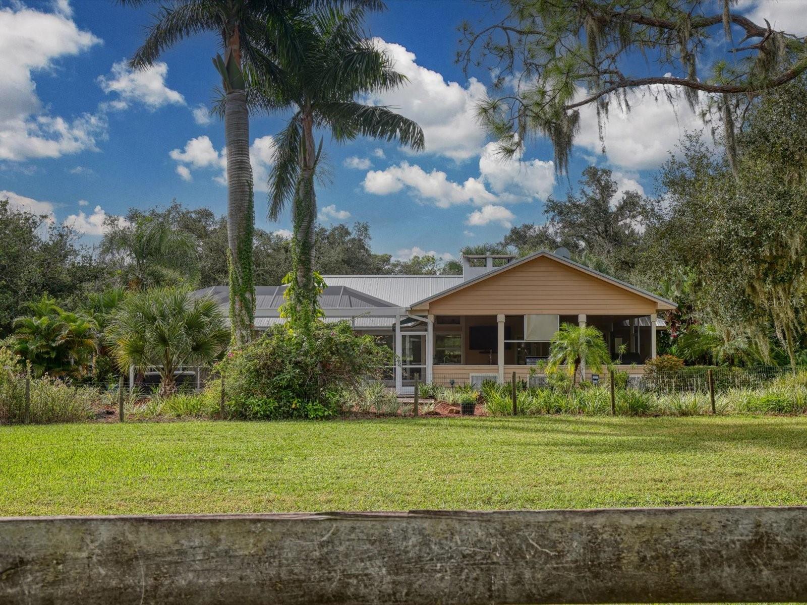 HIDDEN RIVER - Residential Lease