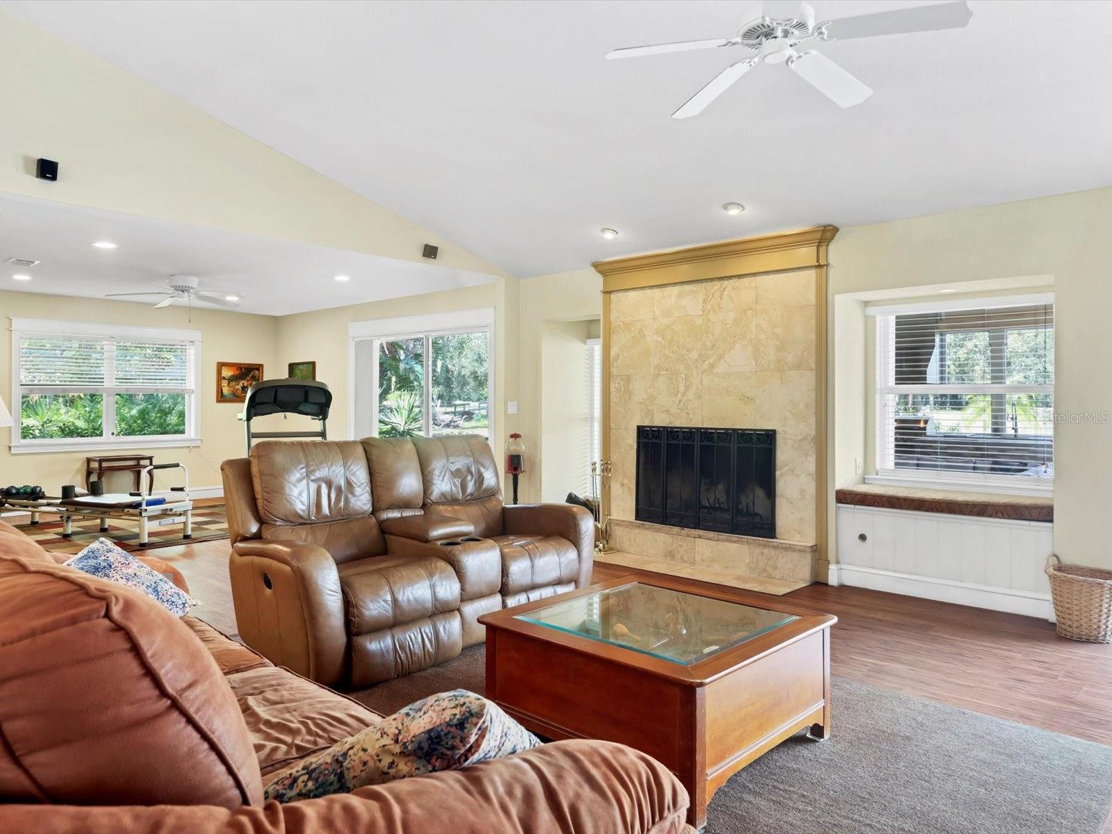 HIDDEN RIVER - Residential Lease