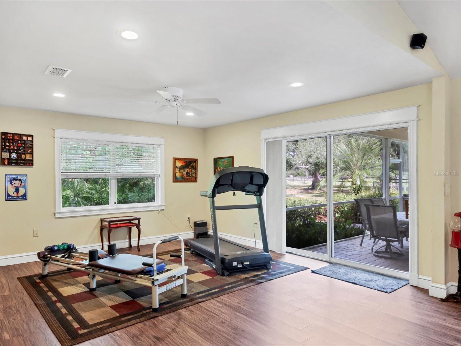 HIDDEN RIVER - Residential Lease