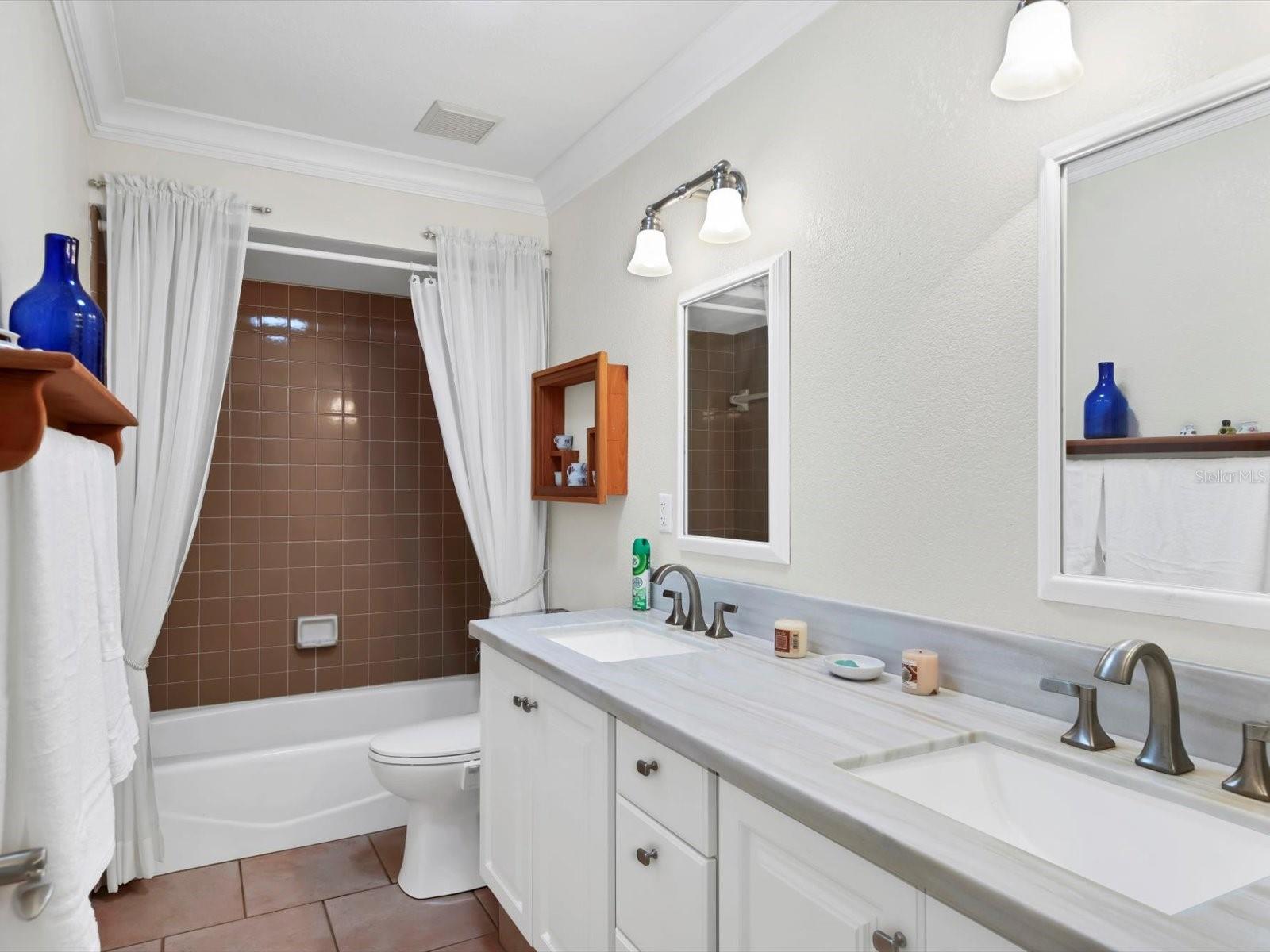 HIDDEN RIVER - Residential Lease