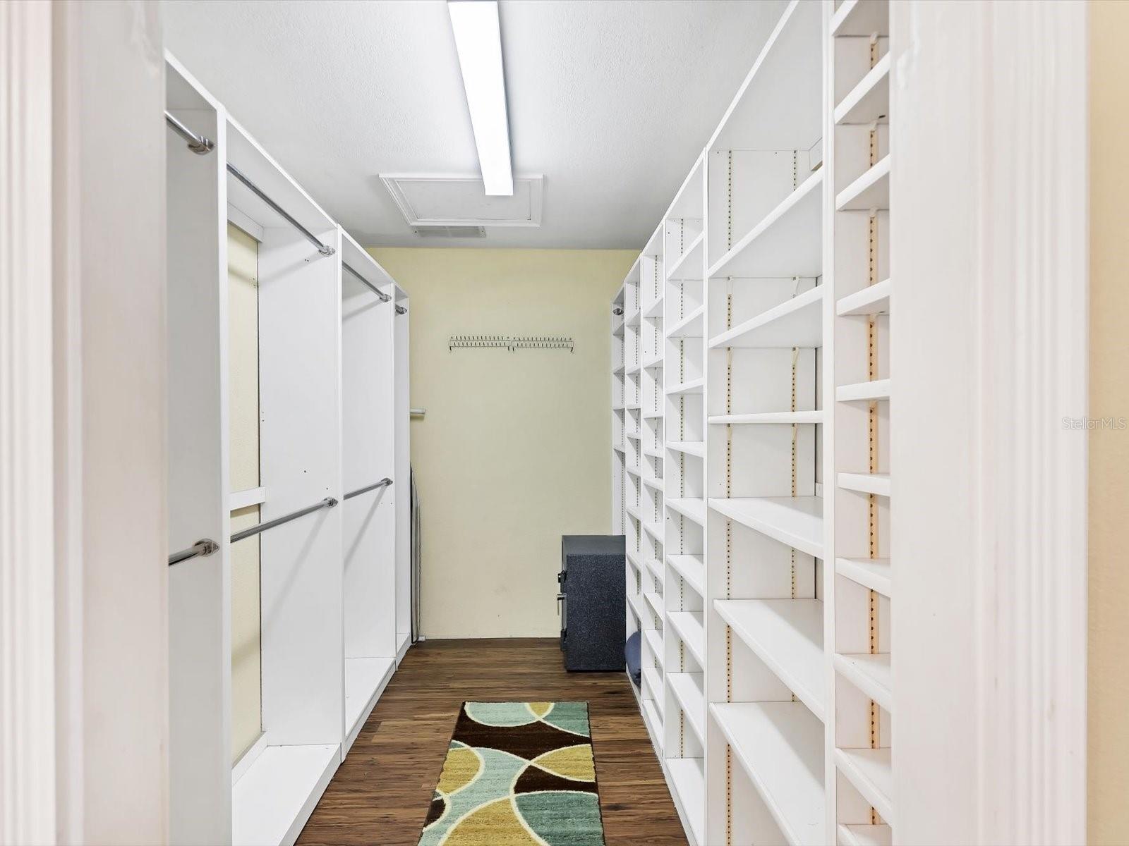 HIDDEN RIVER - Residential Lease