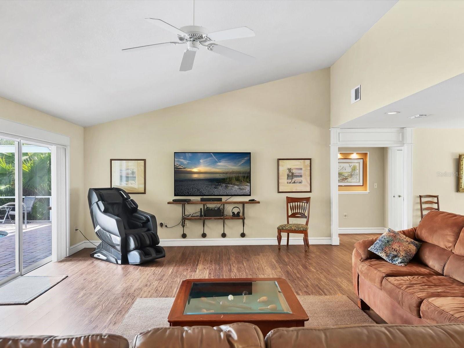 HIDDEN RIVER - Residential Lease