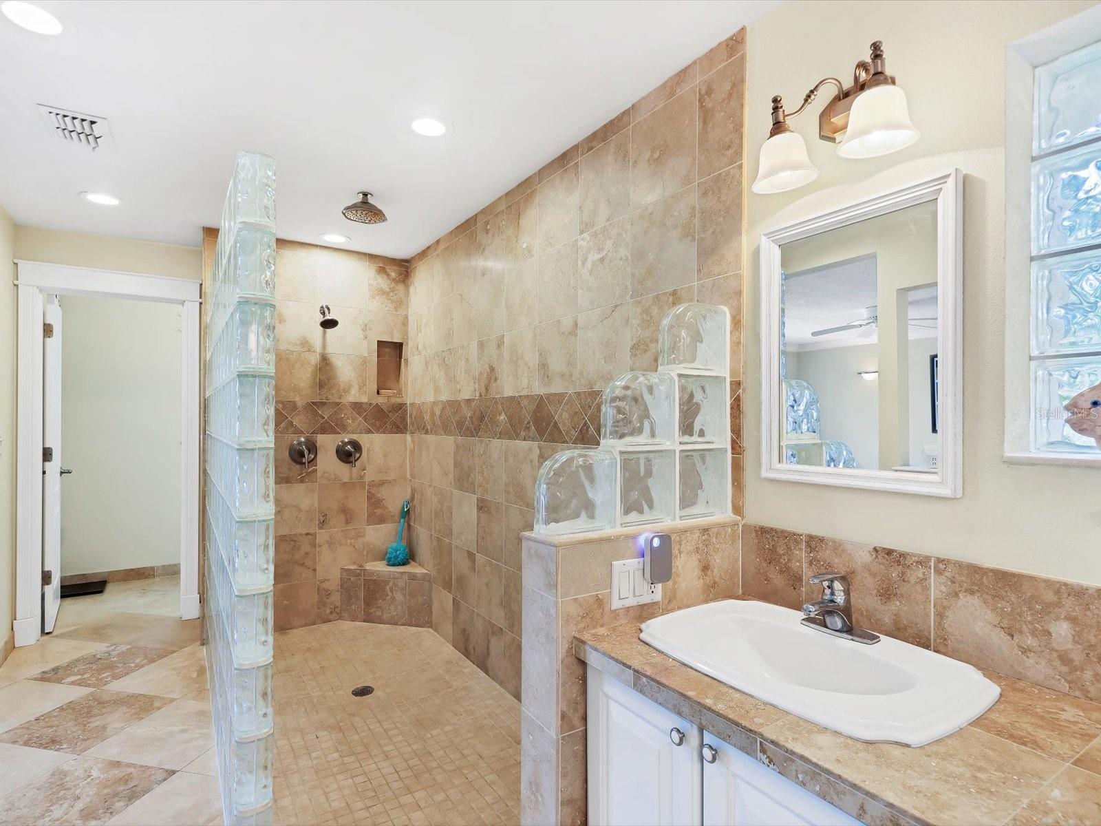 HIDDEN RIVER - Residential Lease