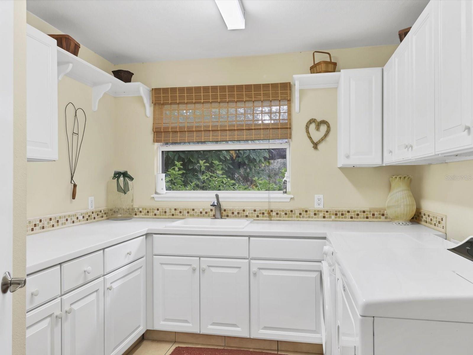 HIDDEN RIVER - Residential Lease