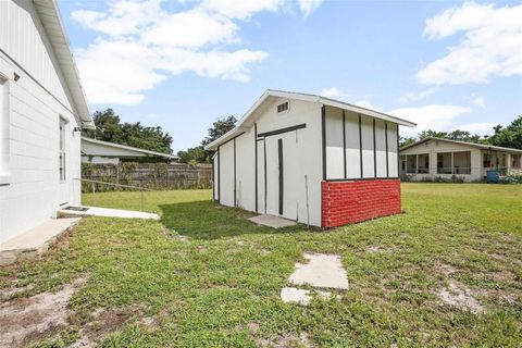 A home in DELAND