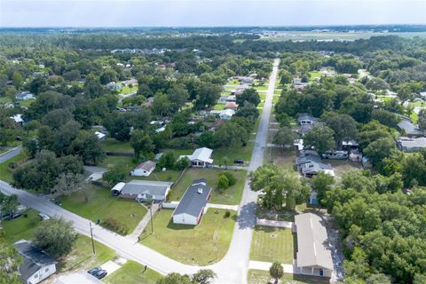 A home in DELAND