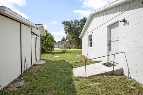 A home in DELAND