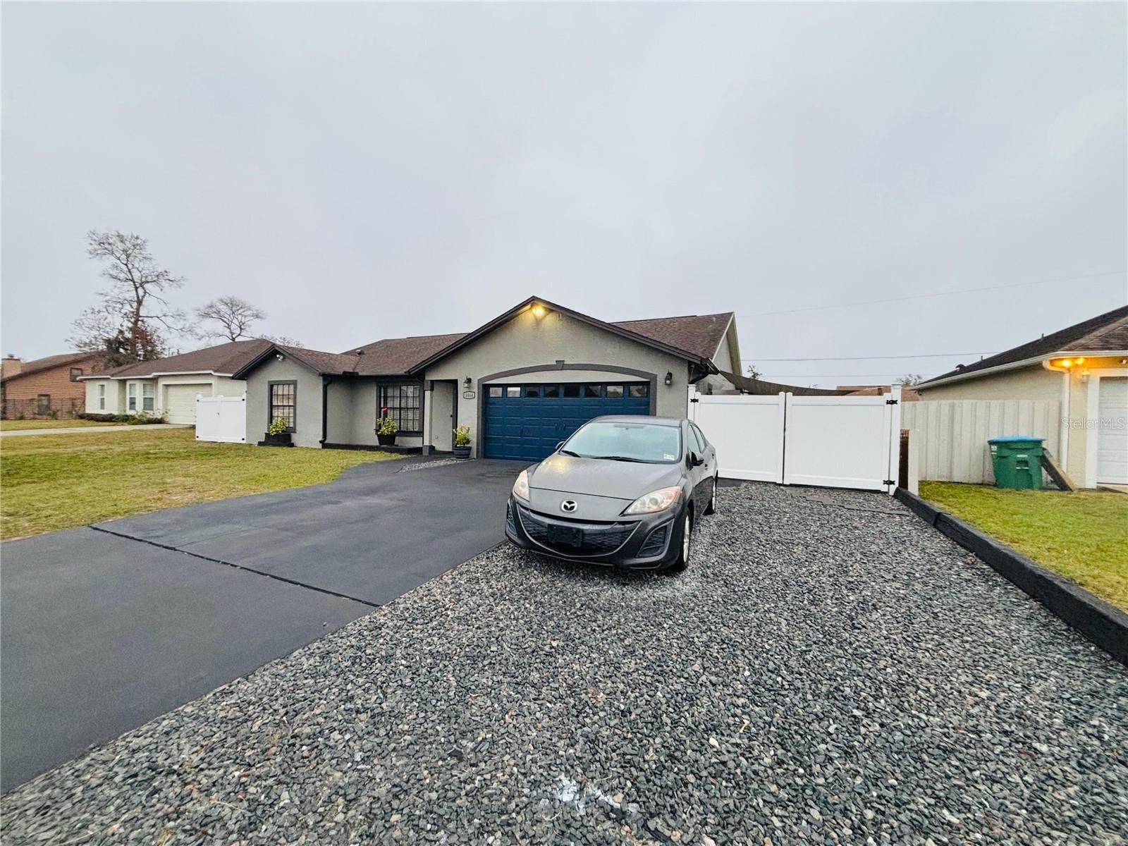 1464 HOWLAND BLVD BOULEVARD