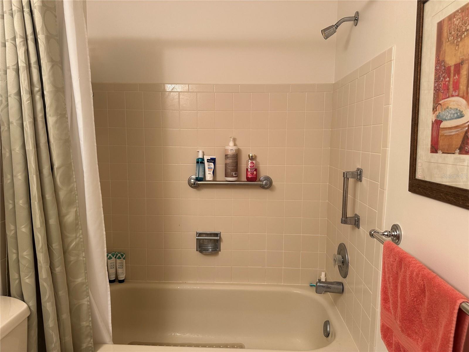 VILLAGE WOODS CONDO PH 02 - Residential