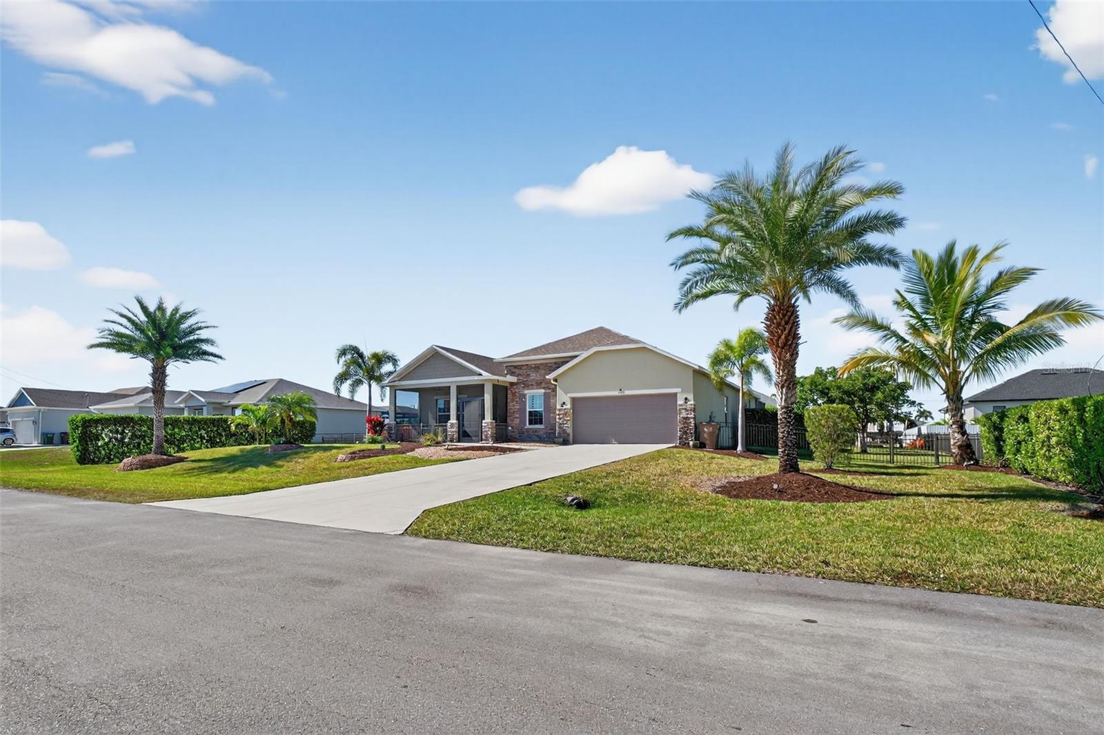 CAPE CORAL - Residential
