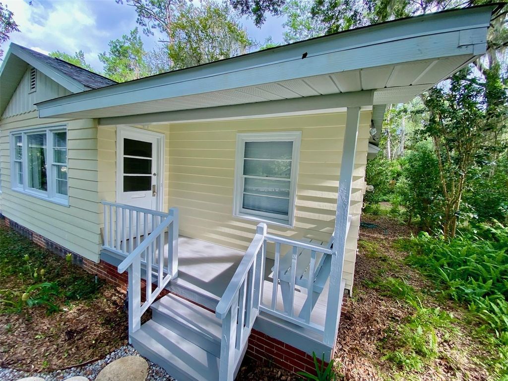 Photo of 1723 NW 7th Avenue, Gainesville, FL 32603 (MLS # GC538569)