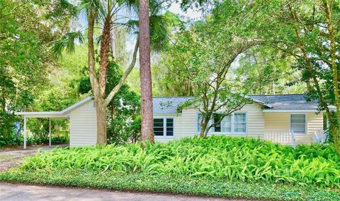 Photo of 1723 NW 7th Avenue, Gainesville, FL 32603 (MLS # GC538569)