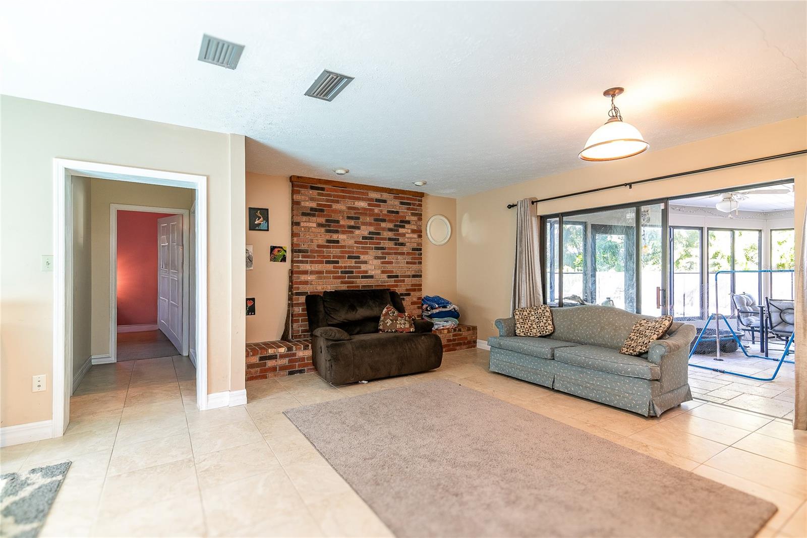 WOODBRIAR VILLAGE UNIT 4 - Residential Lease