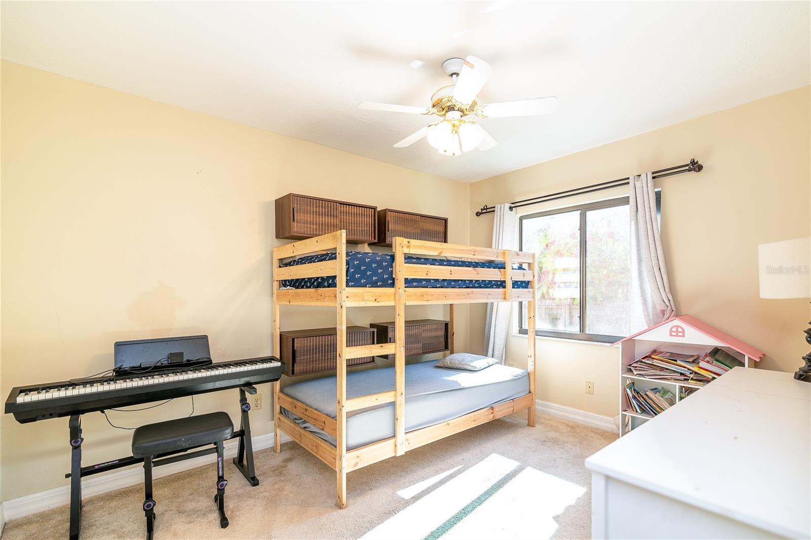 WOODBRIAR VILLAGE UNIT 4 - Residential Lease