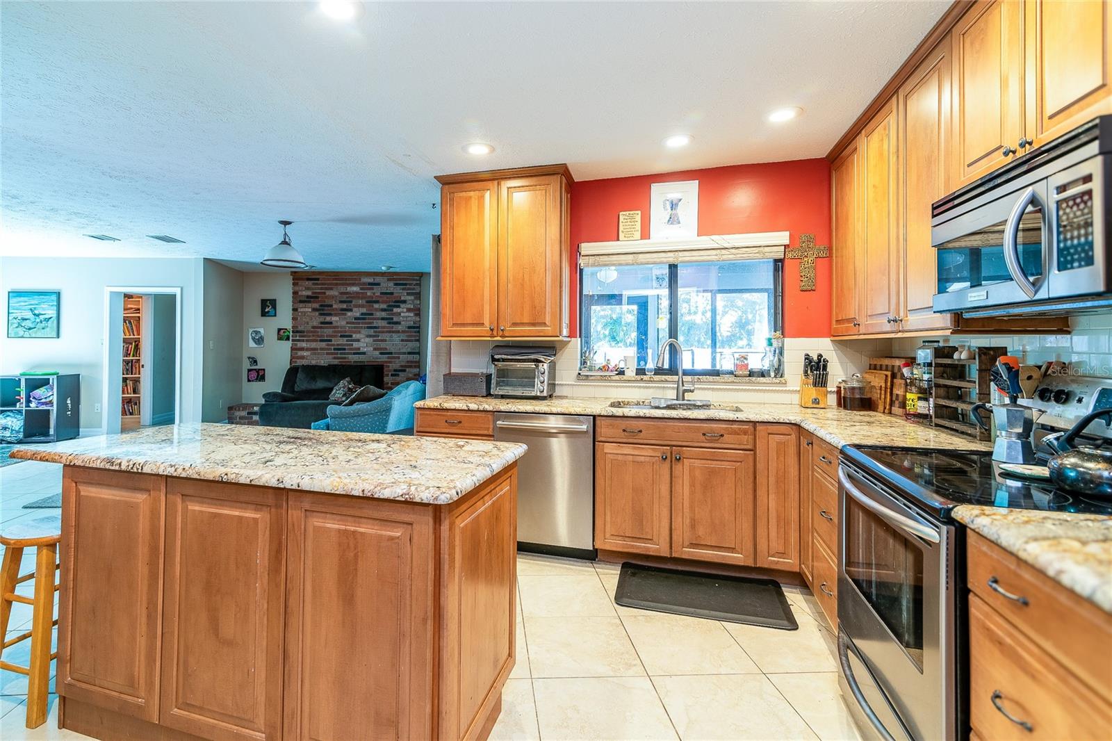 WOODBRIAR VILLAGE UNIT 4 - Residential Lease