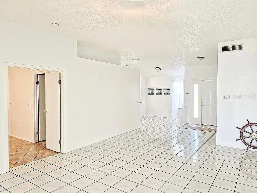 GARDEN GROVE - Residential