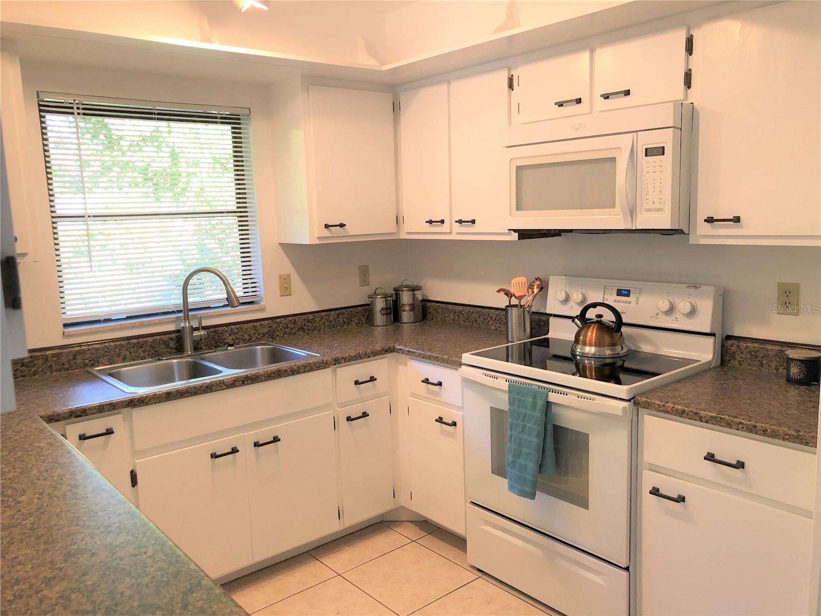 THOMPSON SUB - Residential Lease