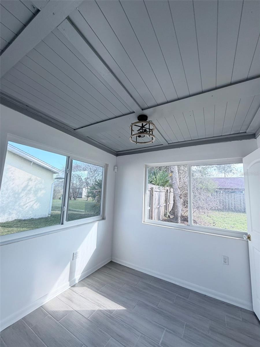 PALM HARBOR CENTER PH01 - Residential Lease