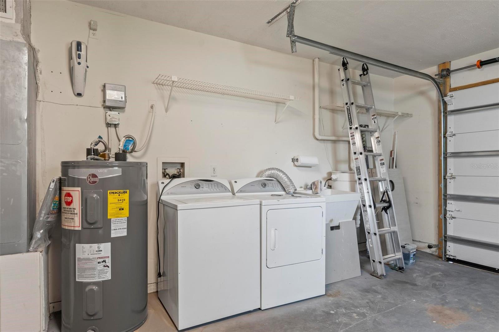 PALM HARBOR CENTER PH01 - Residential Lease