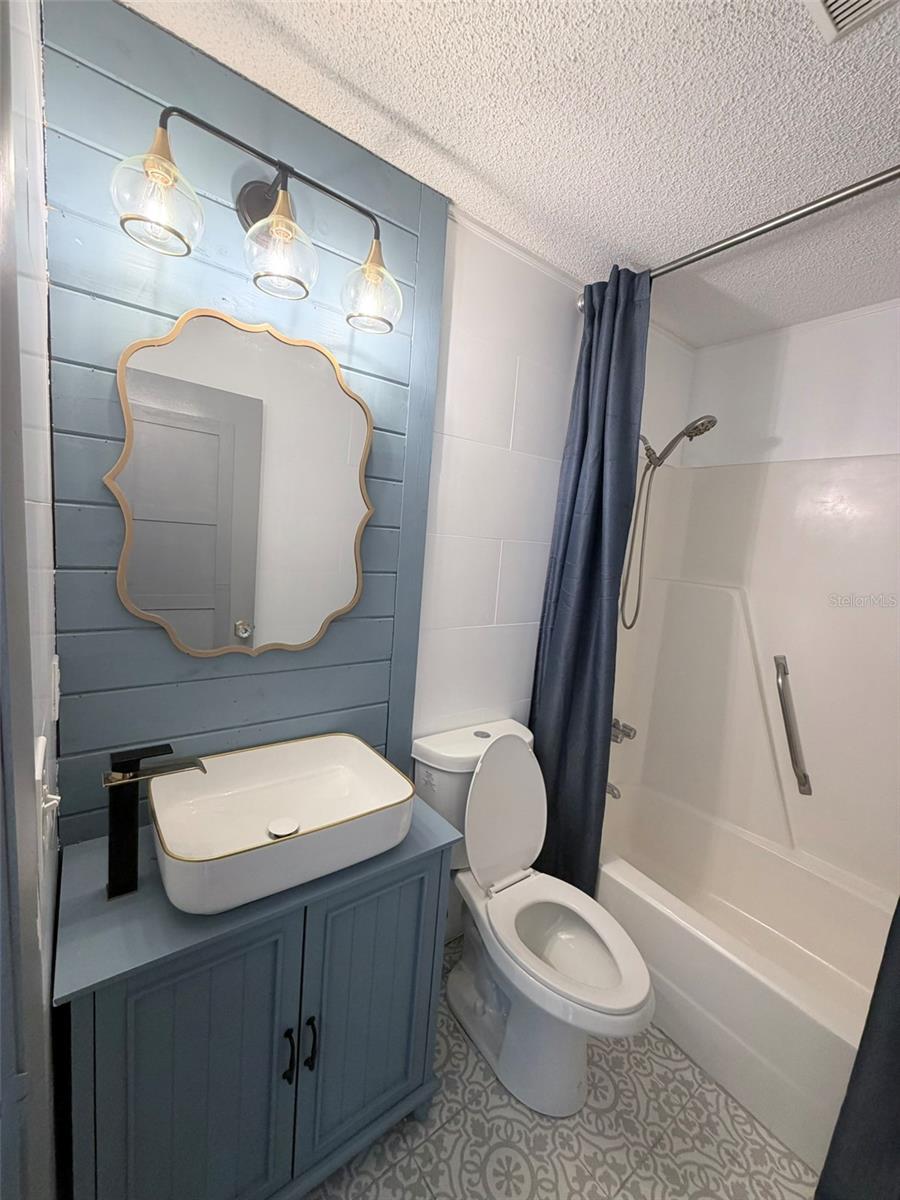 PALM HARBOR CENTER PH01 - Residential Lease